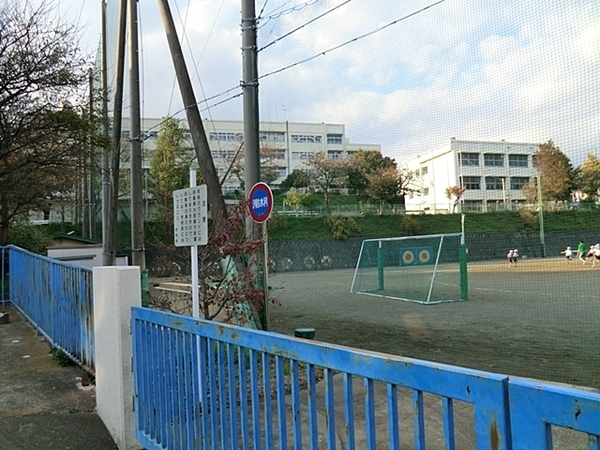 横浜市港南区上大岡東２丁目の新築一戸建(横浜市立上大岡小学校)