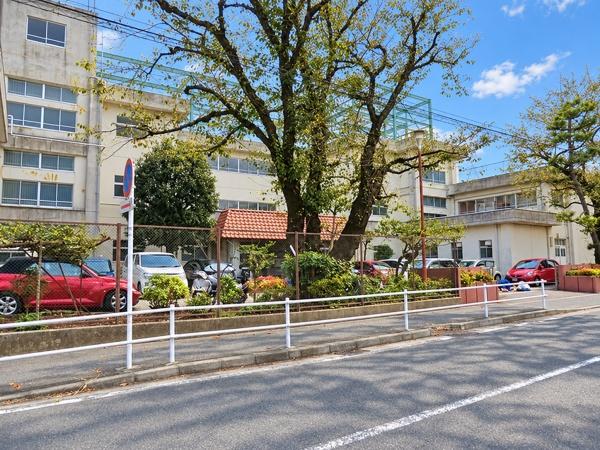 横浜市旭区万騎が原の新築一戸建(横浜市立万騎が原中学校)