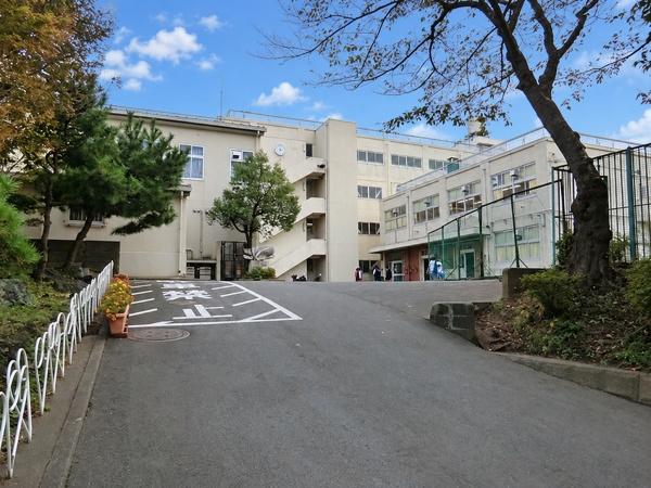 横浜市南区中里３丁目の新築一戸建(横浜市立南が丘中学校)