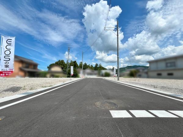 近江八幡市安土町下豊浦の土地(前面道路含む現地写真)