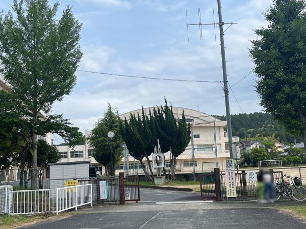 栗東市上鈎の中古一戸建て(栗東市立栗東中学校)