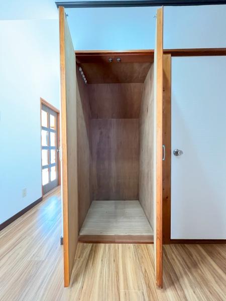 愛知郡愛荘町長野の中古一戸建て(収納)