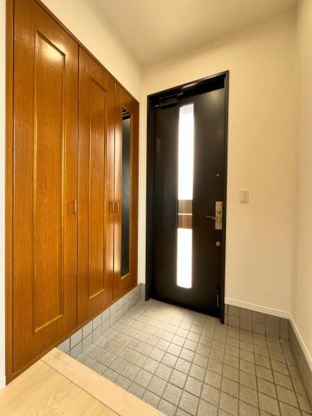 東近江市五個荘北町屋町の中古一戸建て(玄関)