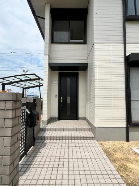 東近江市五個荘北町屋町の中古一戸建て(玄関)