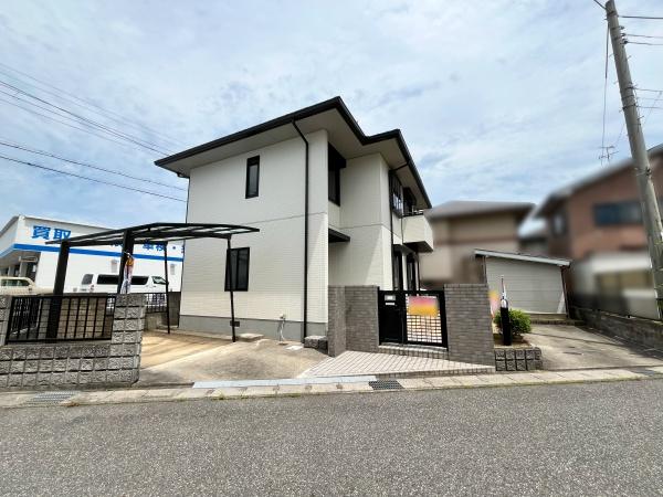 東近江市五個荘北町屋町の中古一戸建て(前面道路含む現地写真)