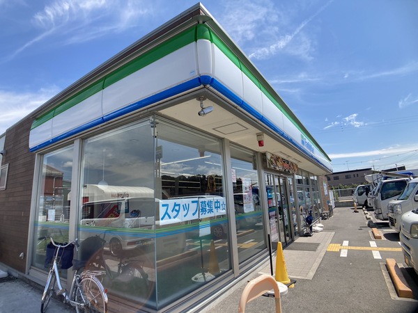 近江八幡市西生来町の土地(ファミリーマート武佐北店)