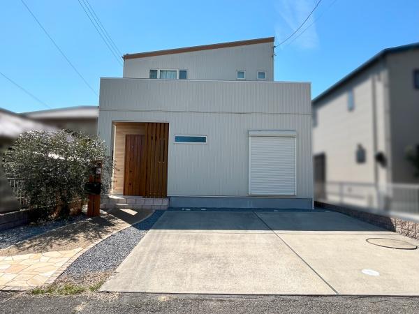 東近江市ひばり丘町の中古一戸建