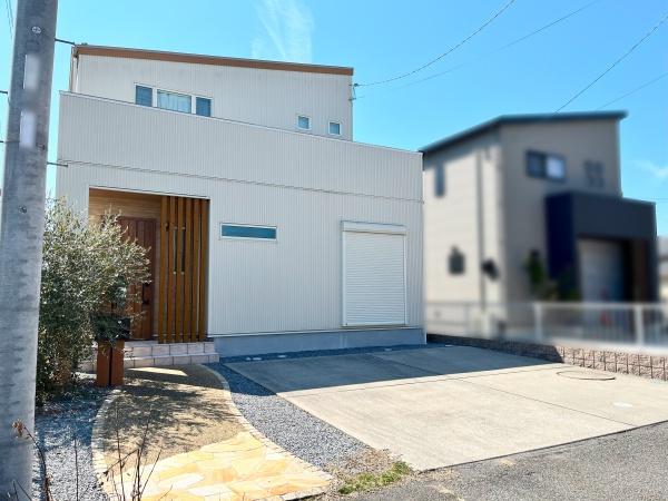 東近江市ひばり丘町の中古一戸建て