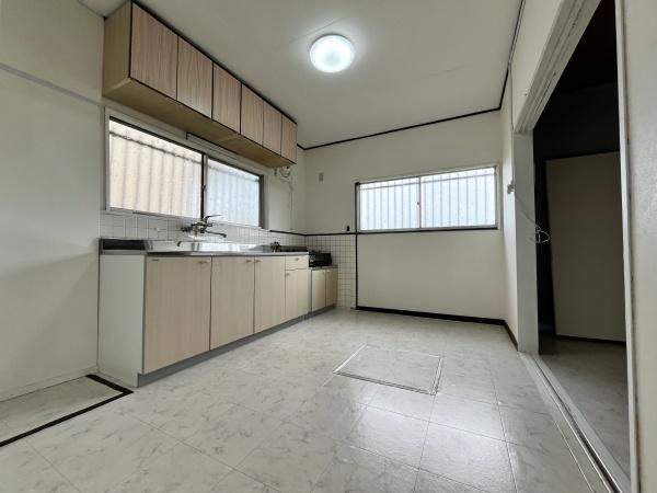 東近江市札の辻1丁目の中古一戸建て(リビング)