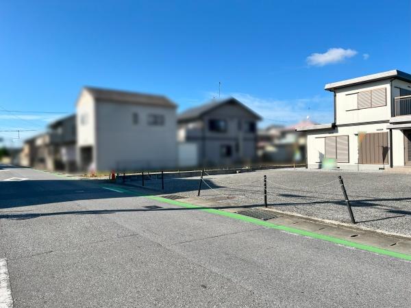 愛知郡愛荘町市の中古一戸建て(前面道路含む現地写真)