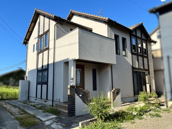 愛知郡愛荘町長野の中古一戸建