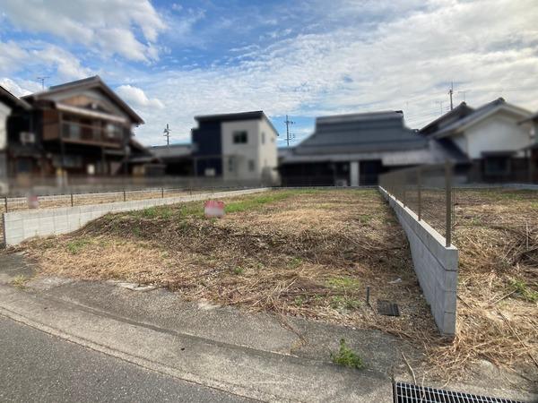 愛知郡愛荘町西出の土地