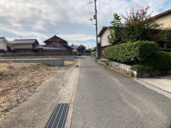 愛知郡愛荘町西出の土地