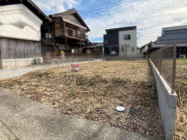 愛知郡愛荘町西出の土地