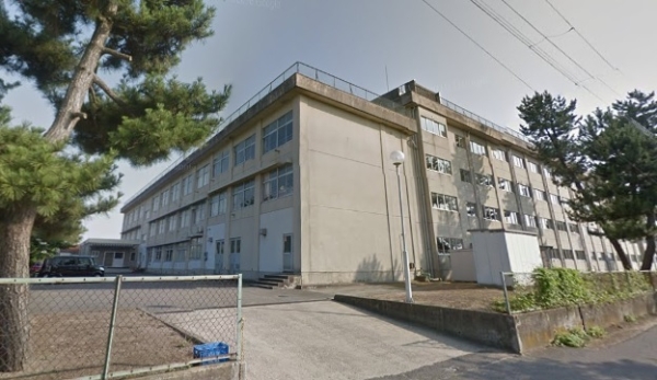 新潟市西区内野西2丁目の中古一戸建て(新潟市立内野中学校)