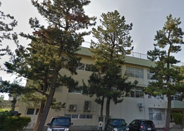 新潟市西区内野西2丁目の中古一戸建て(新潟市立内野小学校)