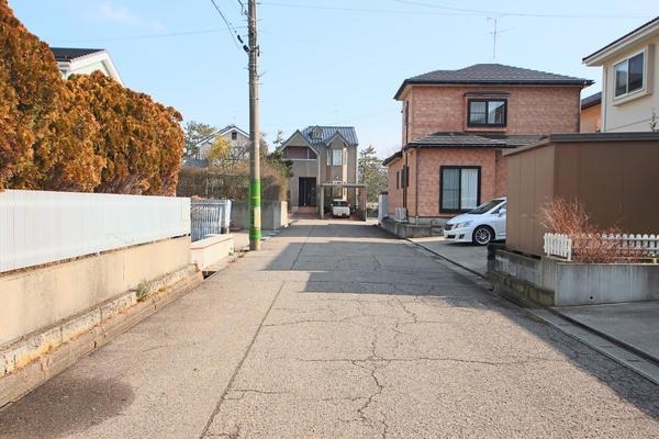 新潟市西区五十嵐１の町の中古一戸建て