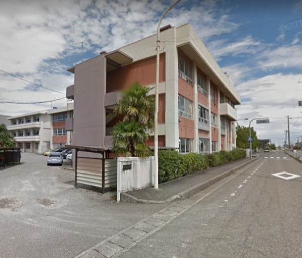 新潟市江南区横越中央2丁目の中古一戸建て(新潟市立横越中学校)