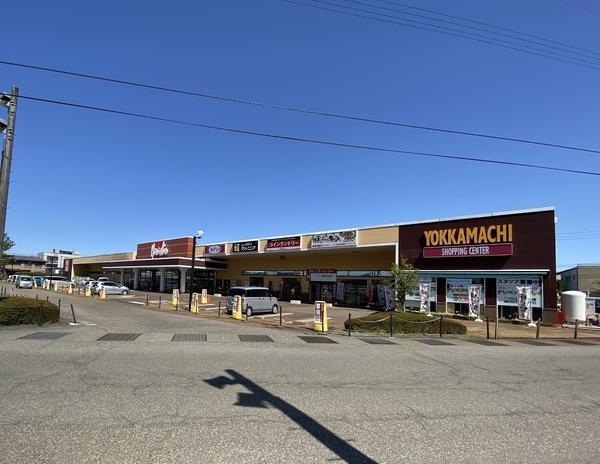 三条市南四日町　新築戸建(セブンイレブン三条東本成寺店)