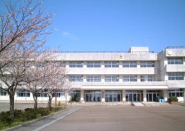 聖籠町諏訪山　A棟(聖籠町立山倉小学校)