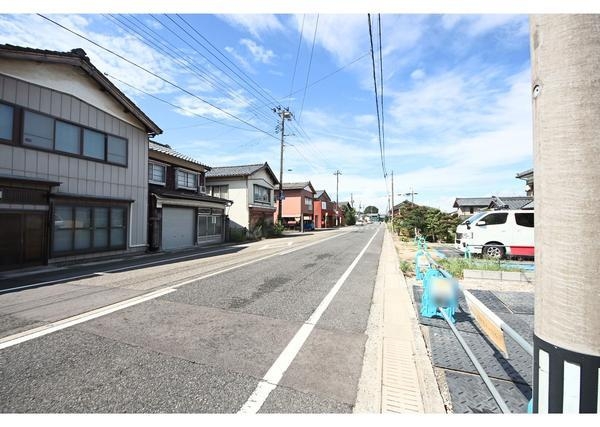 五泉市三本木　A棟