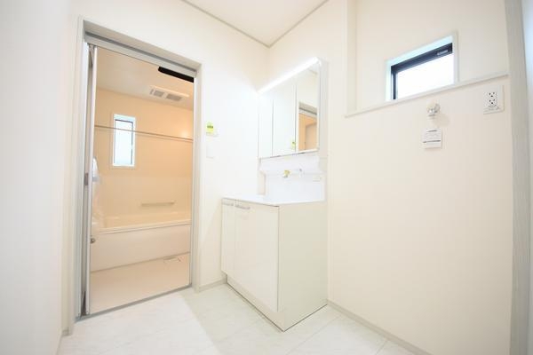 新発田市中曽根町１丁目の新築一戸建