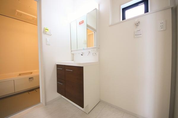 新発田市大栄町５丁目の新築一戸建