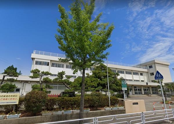 新潟市東区粟山2丁目の土地(新潟市立南中野山小学校)