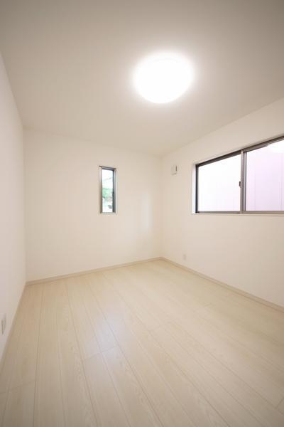 西区小針台　新築戸建　B号棟