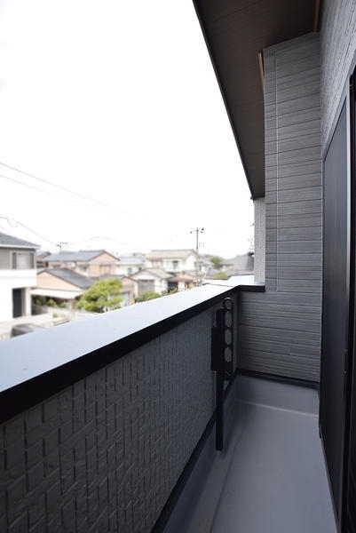 東区白銀1丁目　B棟　新築戸建