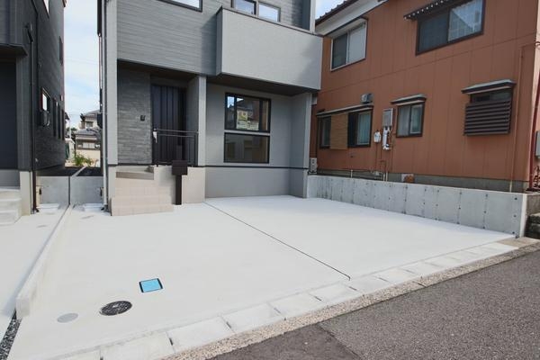 東区白銀1丁目　B棟　新築戸建