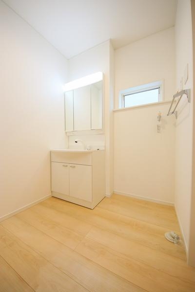 新潟市東区船江町１丁目の新築一戸建