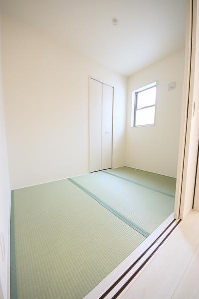 新潟市西区小針２丁目の新築一戸建