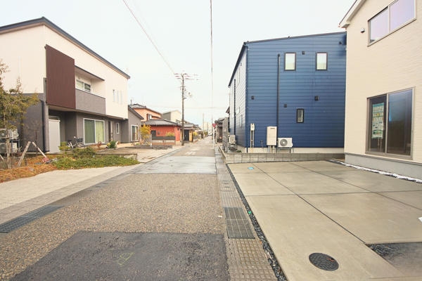 新潟市西区上新栄町６丁目の新築一戸建