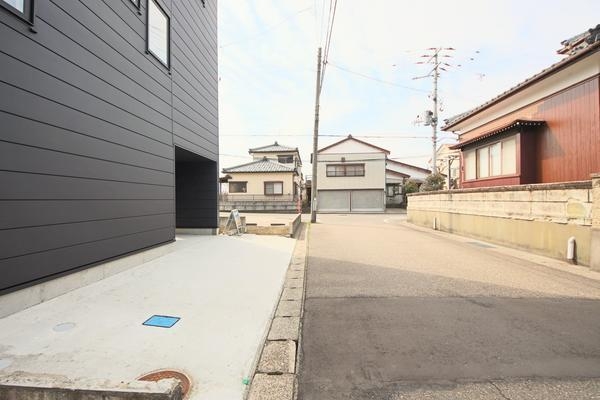 東区石山3丁目　新築戸建