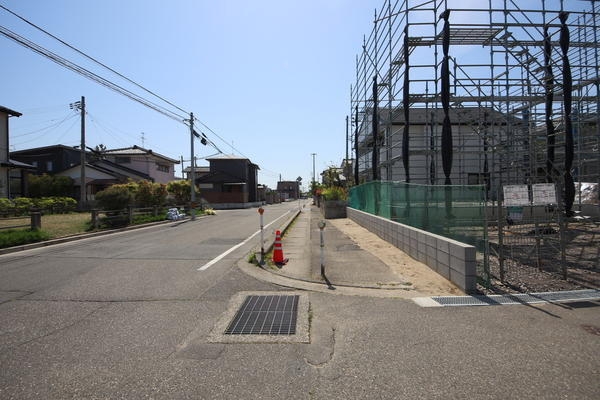 新潟市西区小針５丁目の新築一戸建