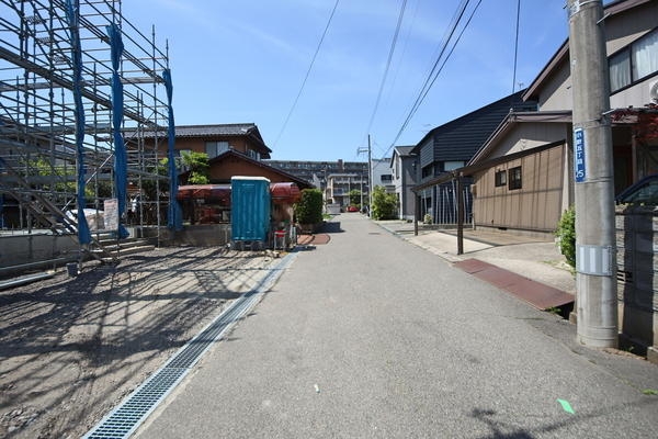 新潟市西区小針５丁目の新築一戸建
