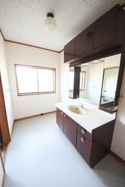 新潟市南区山崎興野の中古一戸建て