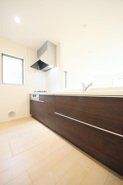 新潟市西区寺尾西４丁目の新築一戸建