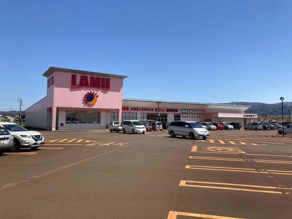 長岡市新保4丁目 白 新築戸建(ラ・ムー長岡愛宕店)
