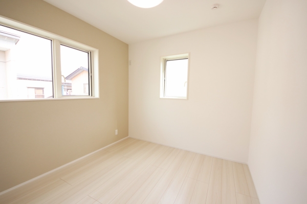 長岡市新保4丁目　黒　新築戸建