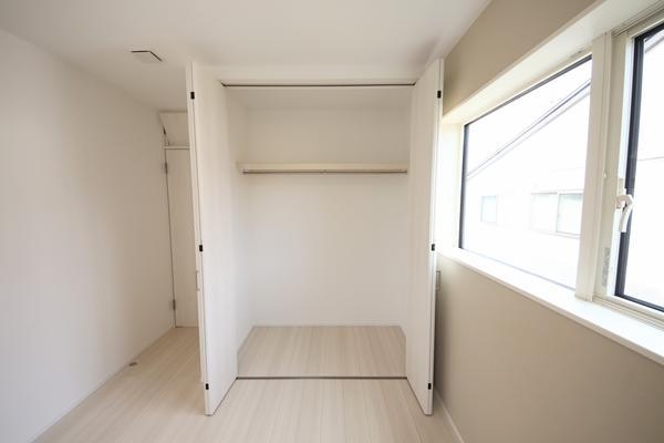 長岡市新保4丁目　黒　新築戸建