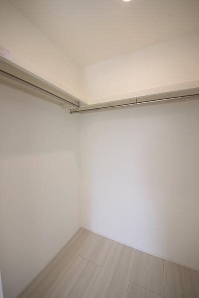 長岡市新保4丁目　黒　新築戸建