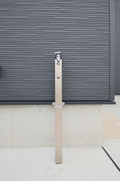 長岡市新保4丁目　黒　新築戸建