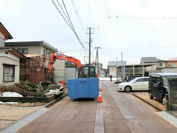 長岡市新保4丁目　黒　新築戸建