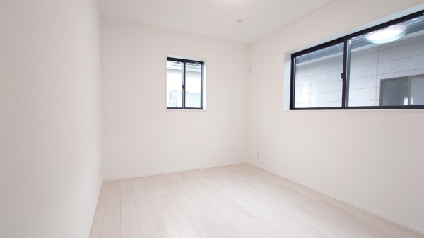 西区小針南　新築戸建
