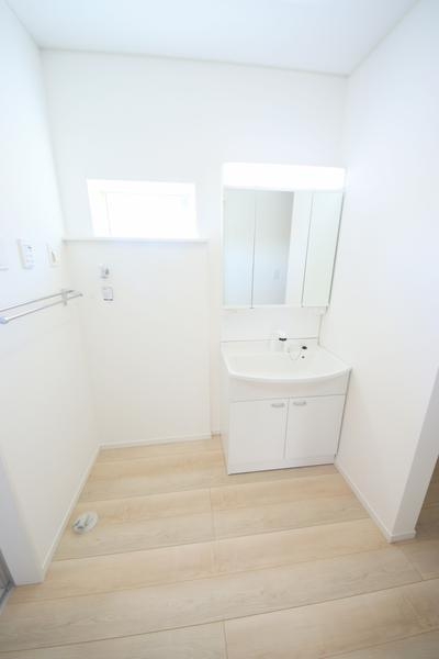 新潟市秋葉区善道町１丁目の新築一戸建