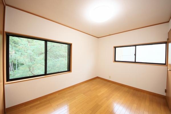 新潟市西区五十嵐２の町の中古一戸建て