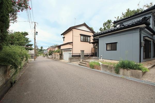 新潟市西区五十嵐２の町の中古一戸建て