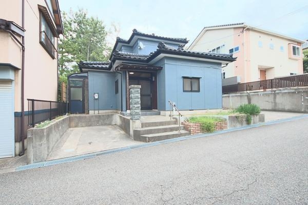 新潟市西区五十嵐２の町の中古一戸建て